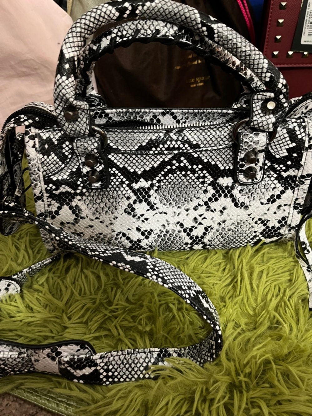 Black & White Snake Print Satchel with Matching Strap and Press-on Nail Bundle - Picture 3 of 13